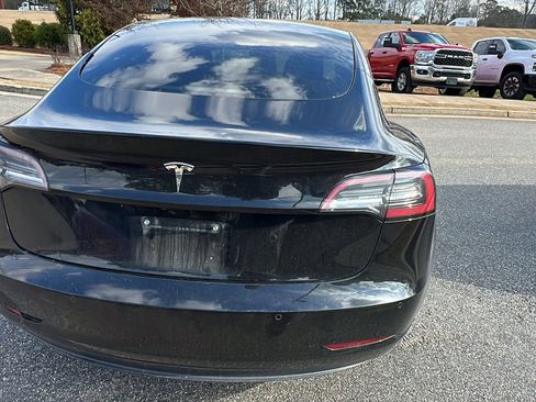 Used 2022 Tesla Model 3 image 9