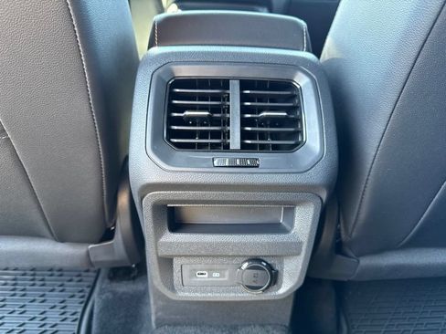 Used 2023 Volkswagen Tiguan SE R-Line FWD image 29