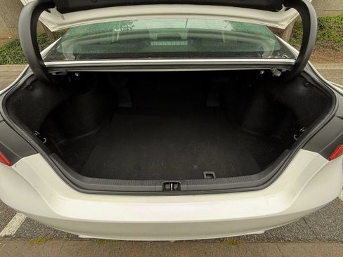 Used 2019 Toyota Camry SE w/ Carpet Mat Package FWD image 46