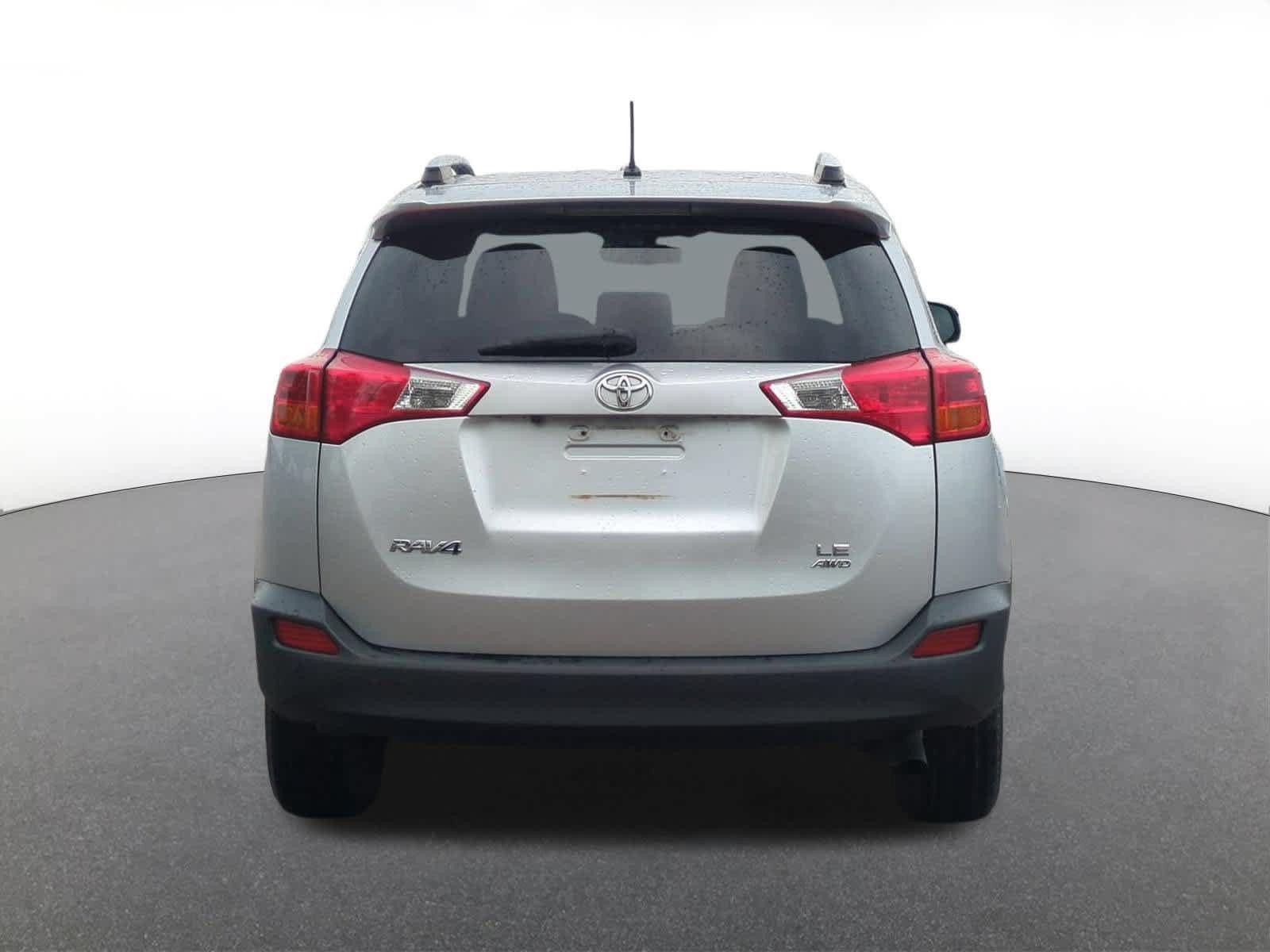 Used 2015 Toyota RAV4 LE AWD/4WD image 5