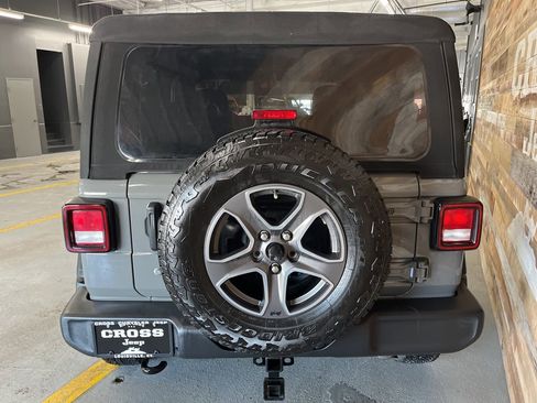 Used 2019 Jeep Wrangler Sport image 24