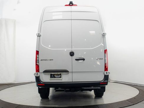 Used 2025 Mercedes-Benz Sprinter 2500 image 18
