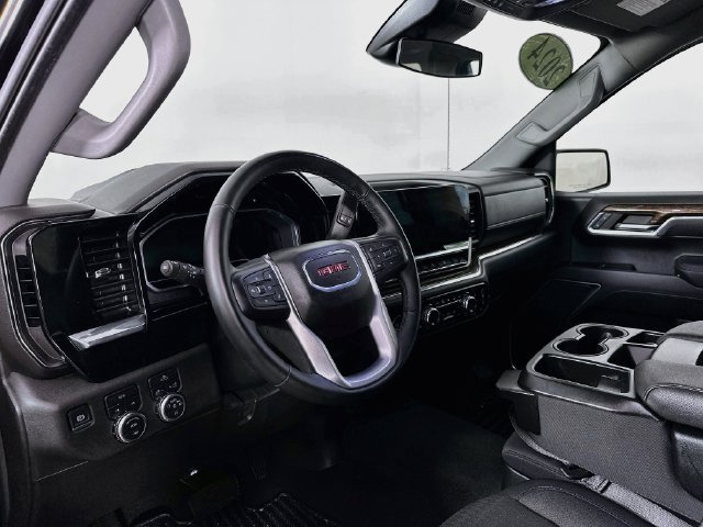 Used 2024 GMC Sierra 1500 Elevation AWD/4WD image 3