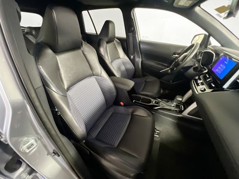 Used 2024 Toyota Corolla Cross XSE image 30