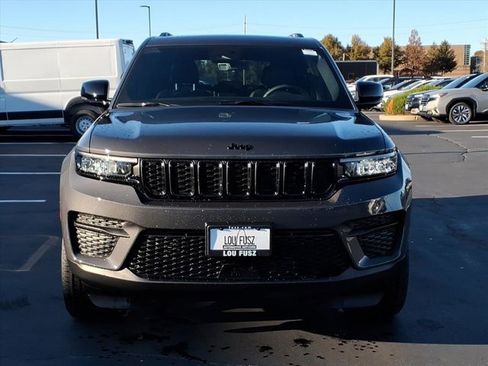 New 2025 Jeep Grand Cherokee Altitude image 22