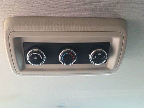 Used 2016 Dodge Grand Caravan SXT image 19