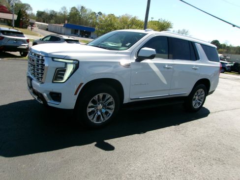 Used 2025 GMC Yukon Denali image 7