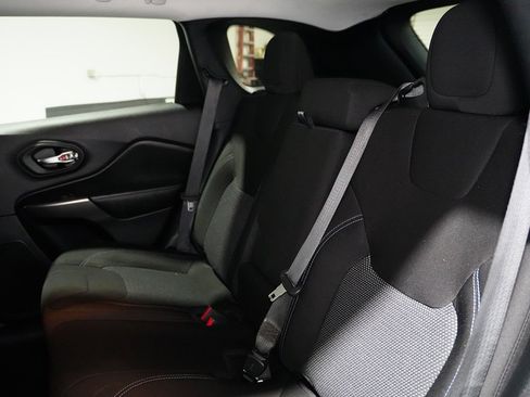 Used 2020 Jeep Cherokee Latitude image 13