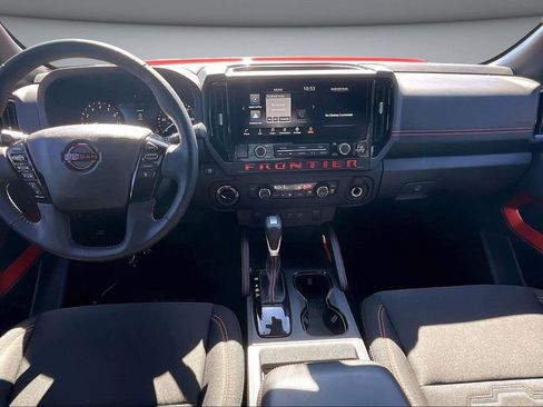 Used 2025 Nissan Frontier PRO-4X AWD/4WD image 9
