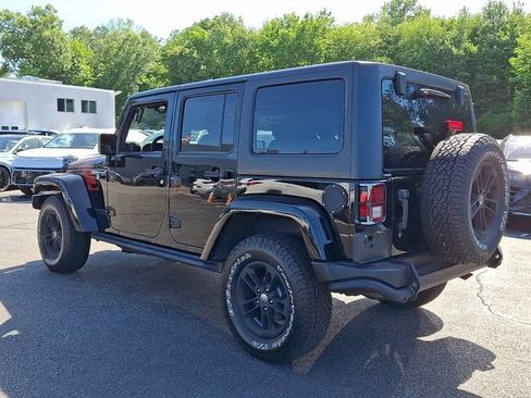 Used 2017 Jeep Wrangler Unlimited Sahara AWD/4WD image 7
