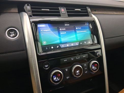 Used 2018 Land Rover Discovery HSE image 26