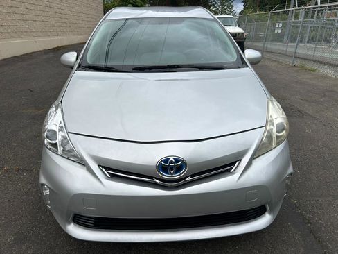 Used 2014 Toyota Prius V Two FWD image 2