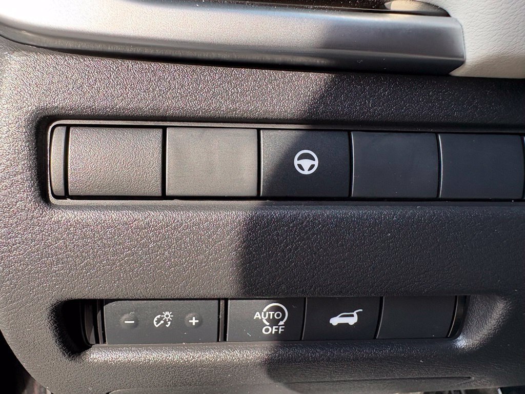 Used 2024 Nissan Rogue SL AWD/4WD image 32