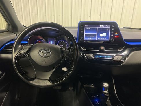 Used 2020 Toyota C-HR XLE image 11