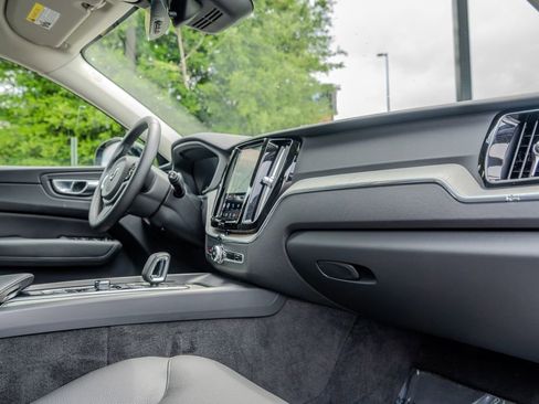 Used 2025 Volvo XC60 B5 Plus AWD/4WD image 21