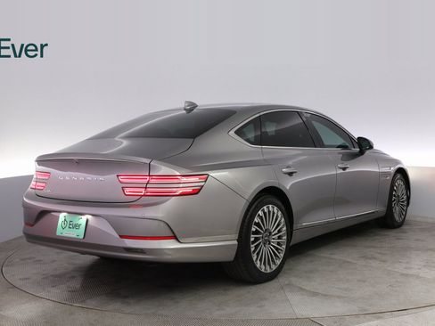 Used 2024 Genesis G80 image 12