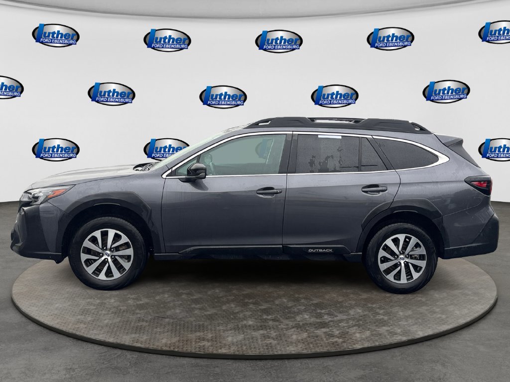 Used 2025 Subaru Outback Premium AWD/4WD image 2