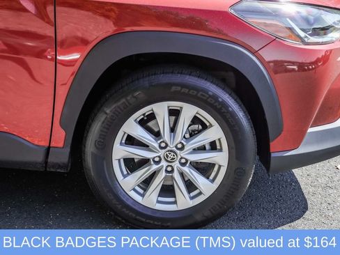 Used 2022 Toyota Corolla Cross LE w/ Moonroof Package AWD/4WD image 7