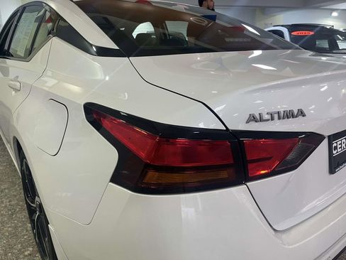 Used 2024 Nissan Altima 2.5 SR image 12