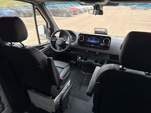 New 2025 Mercedes-Benz Sprinter 2500 image 17