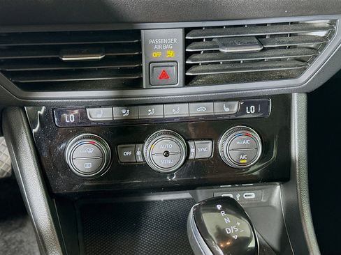 Used 2024 Volkswagen Jetta SE image 23