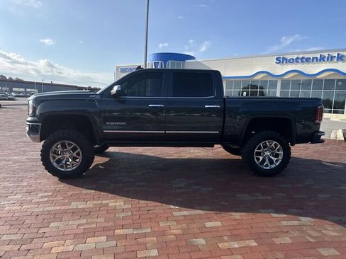 Used 2018 GMC Sierra 1500 SLT AWD/4WD image 3