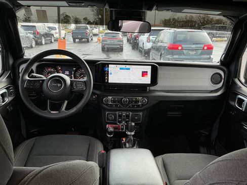 Used 2024 Jeep Wrangler Willys image 17