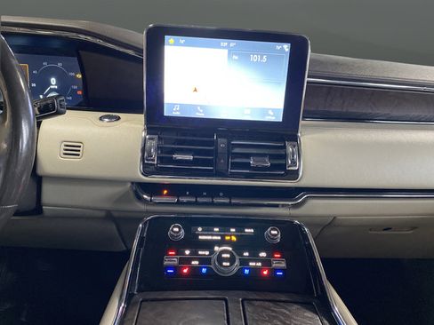 Used 2019 Lincoln Navigator Reserve w/ Cargo Package AWD/4WD image 9