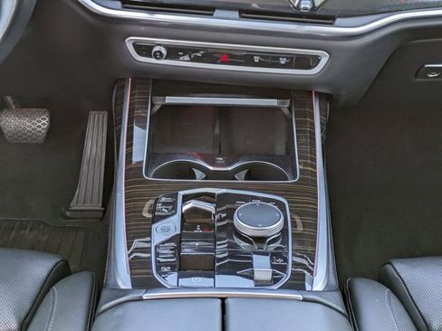 Used 2025 BMW X7 xDrive40i image 21