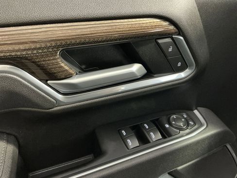 Used 2025 Chevrolet Silverado 2500 LT image 23