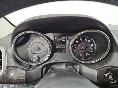 Used 2013 Jeep Grand Cherokee Laredo AWD/4WD image 16