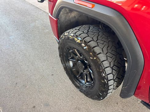 Used 2022 GMC Sierra 2500 AT4 w/ AT4 Premium Plus Package AWD/4WD image 35