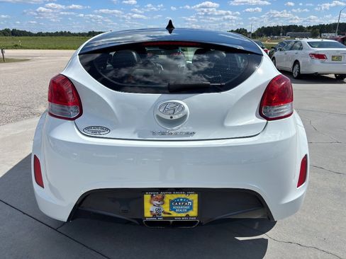 Used 2016 Hyundai Veloster w/ Option Group 02 FWD image 5