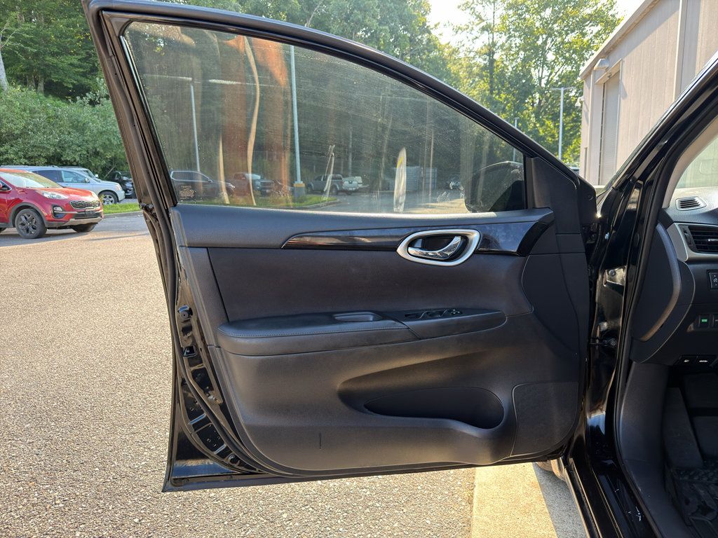 Used 2016 Nissan Sentra SV FWD image 11