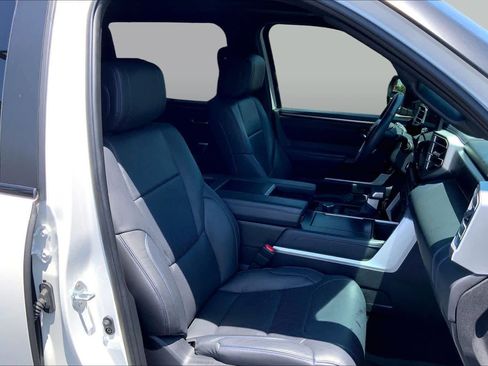 Used 2024 Toyota Tundra Platinum AWD/4WD image 8