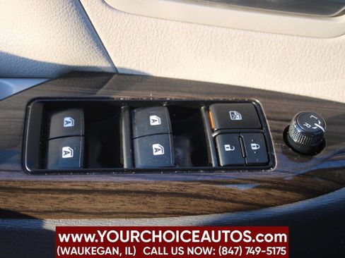 Used 2018 Toyota Sienna image 28