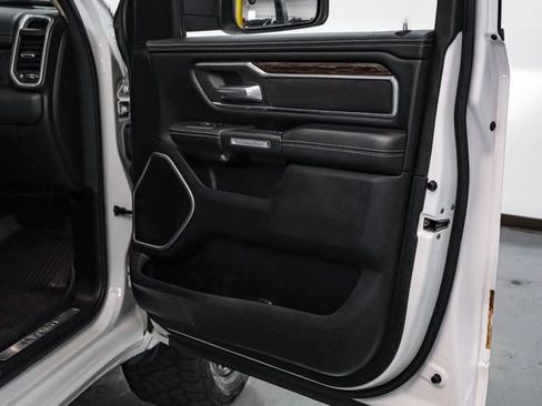 Used 2020 RAM 1500 Laramie AWD/4WD image 44