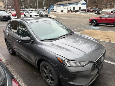 Used 2024 Ford Escape ST-Line image 2