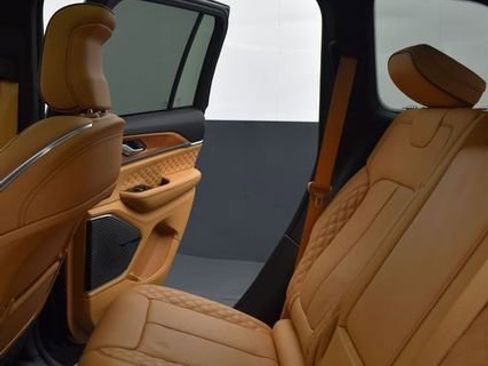 Used 2024 Jeep Grand Cherokee Summit image 8