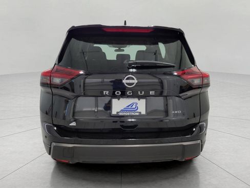 Used 2025 Nissan Rogue SV image 25