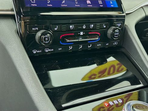 Certified 2025 Jeep Grand Cherokee L Limited w/ Luxury Tech Group II image 26