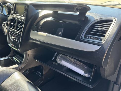 Used 2020 Dodge Grand Caravan GT FWD image 25