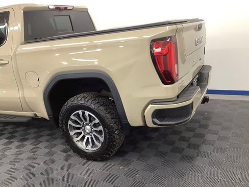Used 2022 GMC Sierra 1500 AT4 w/ AT4 Premium Package AWD/4WD image 3