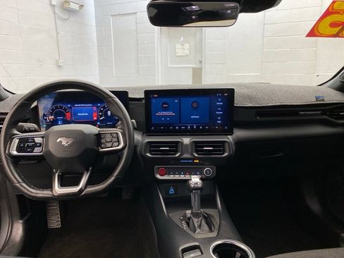 Used 2025 Ford Mustang Coupe RWD image 17