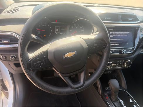 Certified 2023 Chevrolet TrailBlazer LT w/ Convenience Package FWD image 18