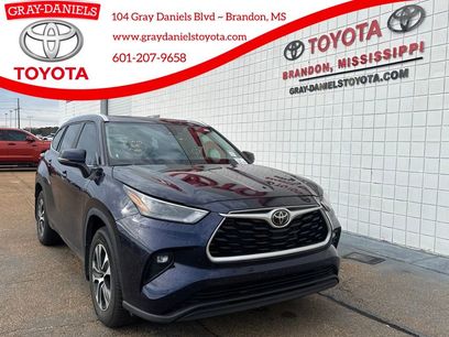 Used 2023 Toyota Highlander XLE