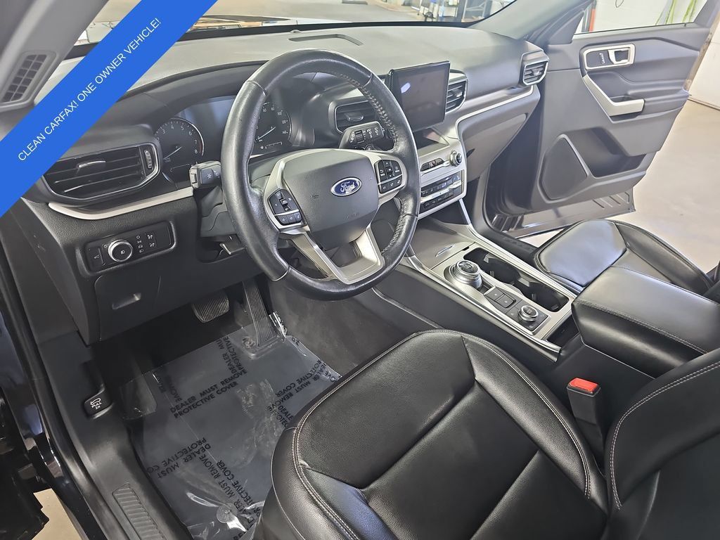 Used 2020 Ford Explorer XLT w/ Equipment Group 202A AWD/4WD image 17
