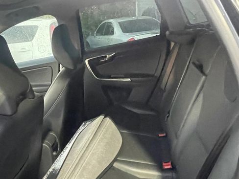 Used 2015 Volvo XC60 T5 Premier w/ Proximity Package image 8