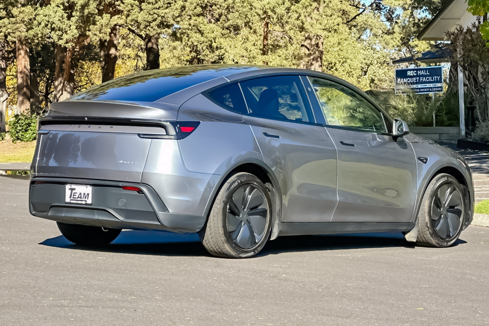 Used 2026 Tesla Model Y Long Range AWD/4WD image 4