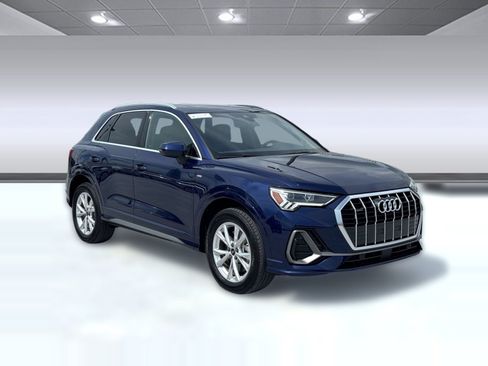 Certified 2025 Audi Q3 2.0T Premium AWD/4WD image 6